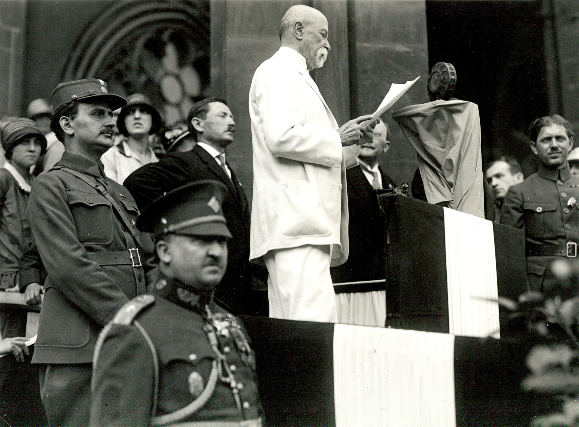 Prezident T. G. Masaryk na sjezdu československých legionářů 1. července 1928 na Staroměstském náměstí v Praze