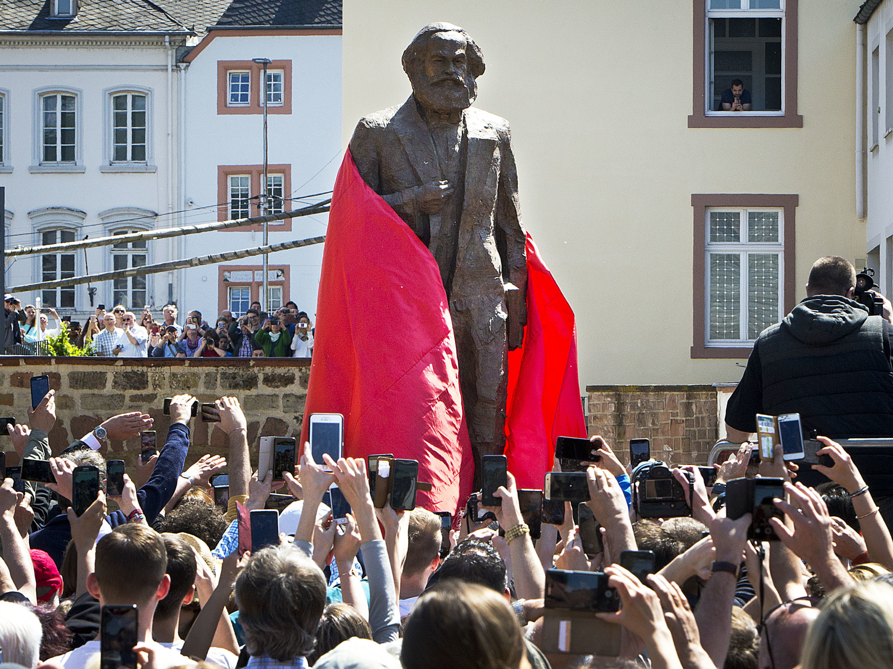 Odhalení sochy Karla Marxe v německém Trieru