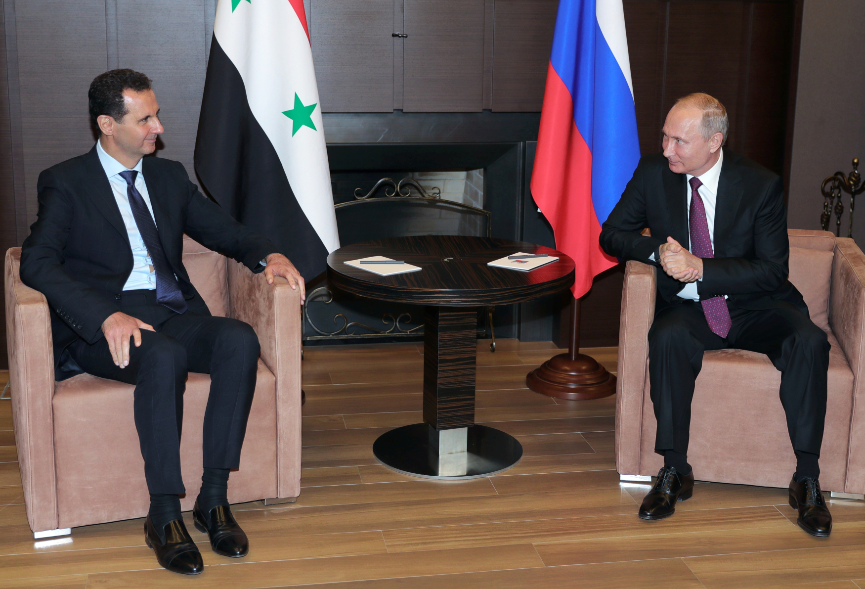 Syrský prezident Bašár Asad se nečekaně setkal s ruským protějškem Vladimirem Putinem