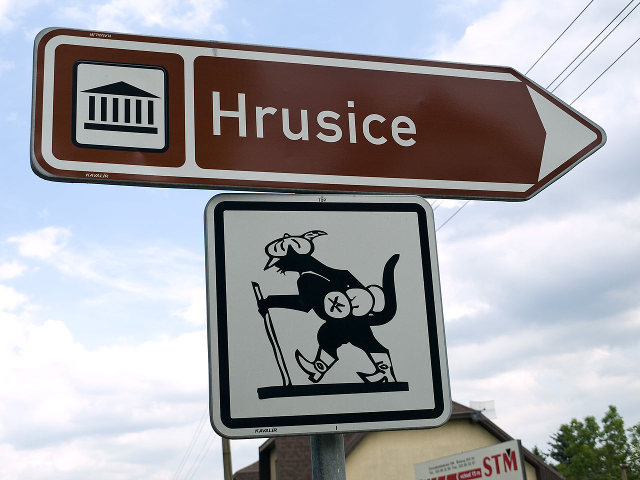 Kocour Mikeš a směr do Hrusic Kocour Mikeš a směr do Hrusic