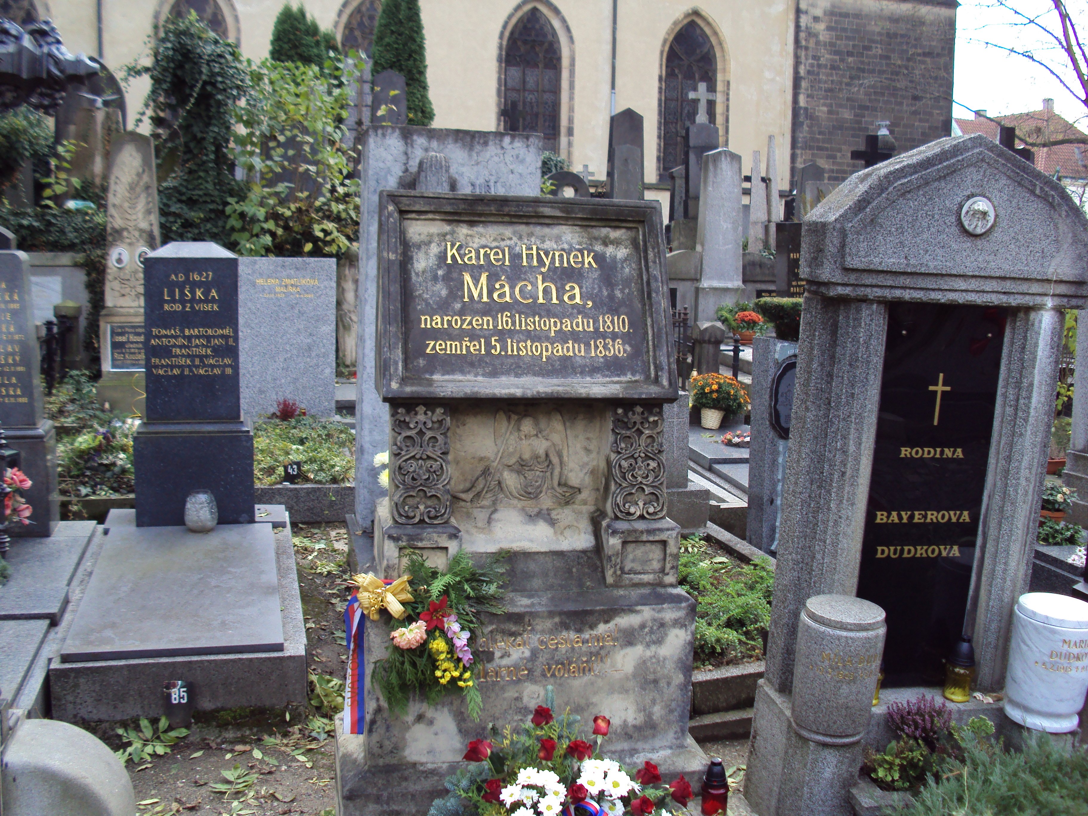 Hrob Karla Hynka Máchy na Vyšehradě (foto uživatel Zákupák)