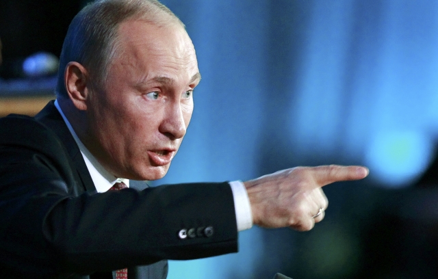 Kritizovat se zahraničím nenecháme, vzkázal Putin Američanům