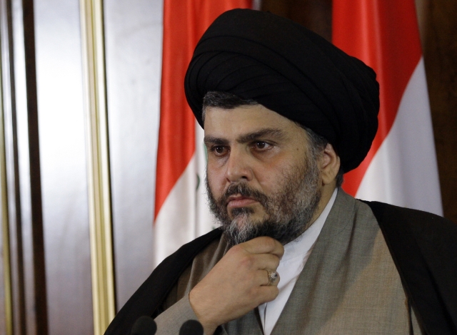 Vlivný irácký politik a duchovní Muktada Sadr nečekaně oznámil svůj odchod z veřejného působení, a vyvolal tím malé zemětřesení v již tak dost otřesené zemi. Archivní snímek z dubna 2012