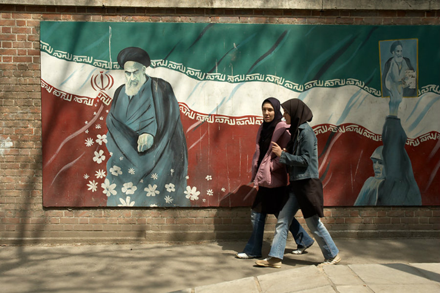Lidé v ulicích Teheránu
