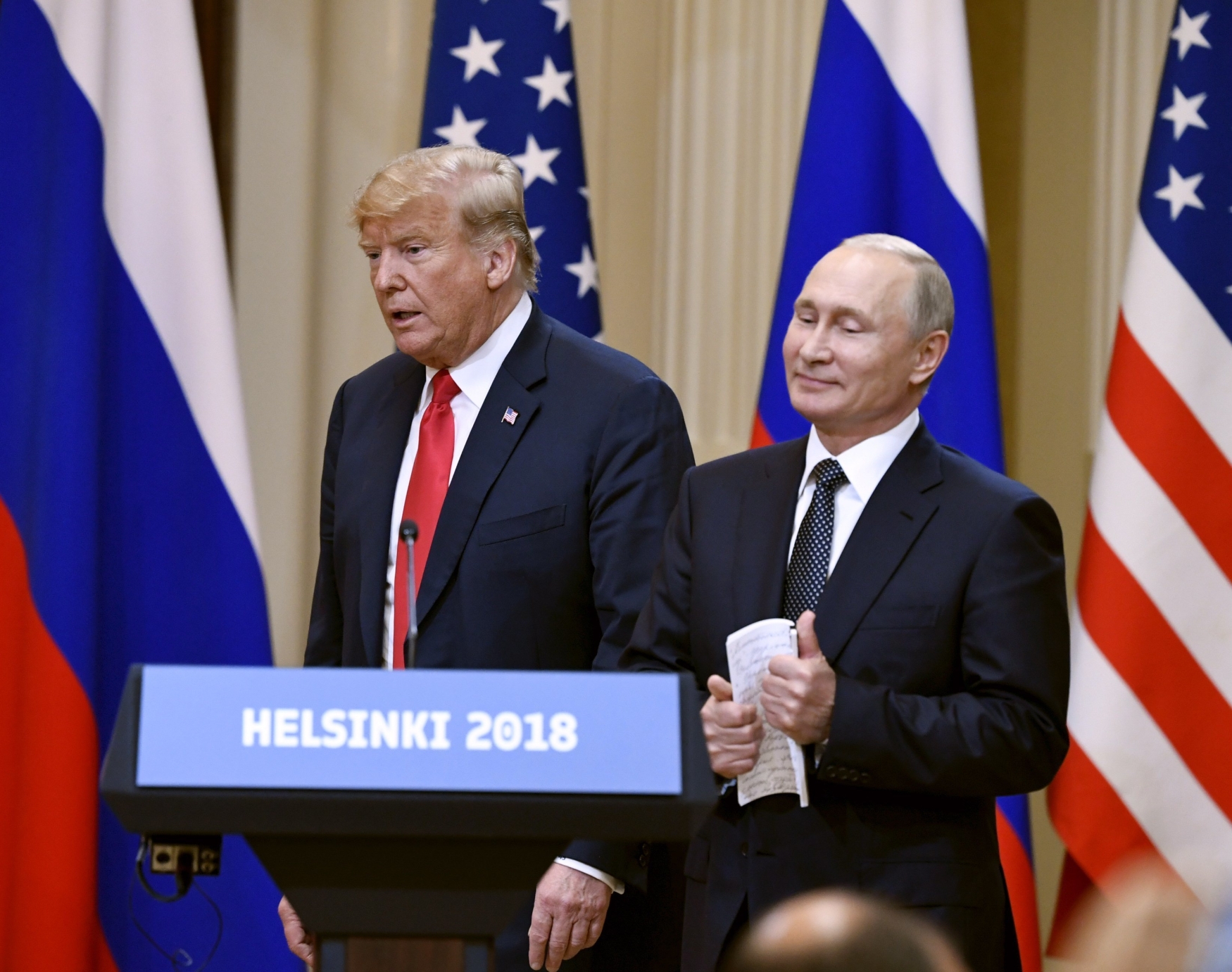 Donald Trump a Vladimir Putin během summitu v Helsinkách