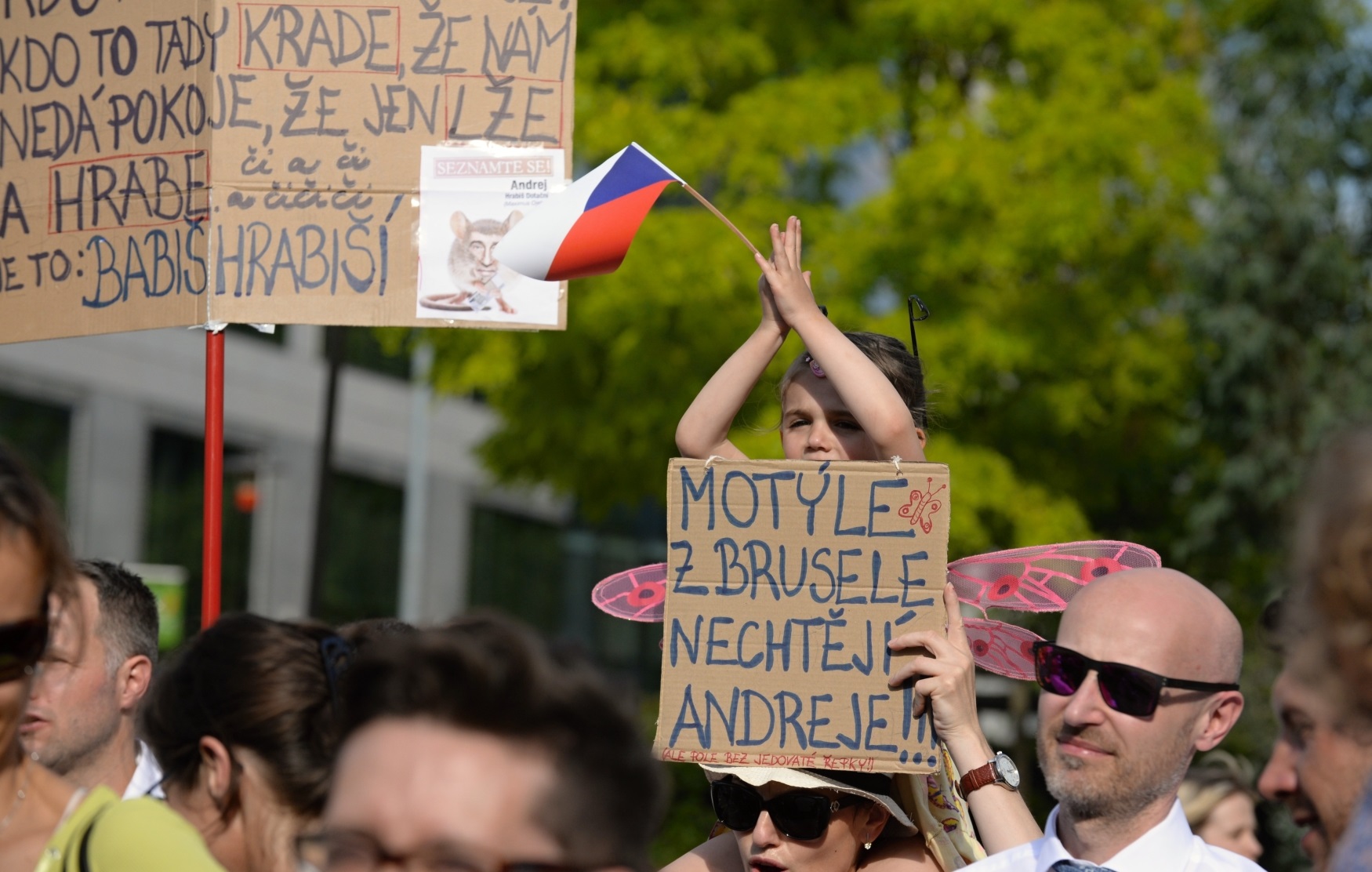 Demonstrace proti ohrožení vlády práva v ČR a českému premiéru Andreji Babišovi v Bruselu