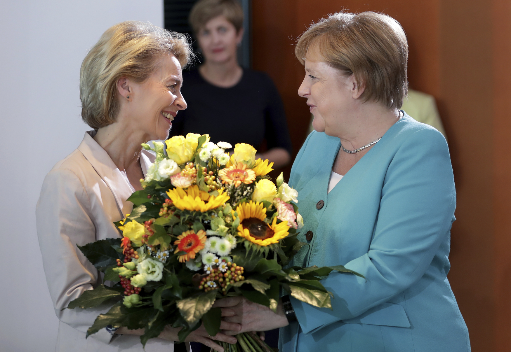 Ursula von der Leyenová a Angela Merkelová