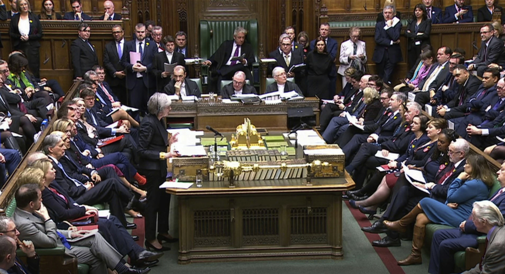 Britská premiérka Theresa Mayová ve sněmovně