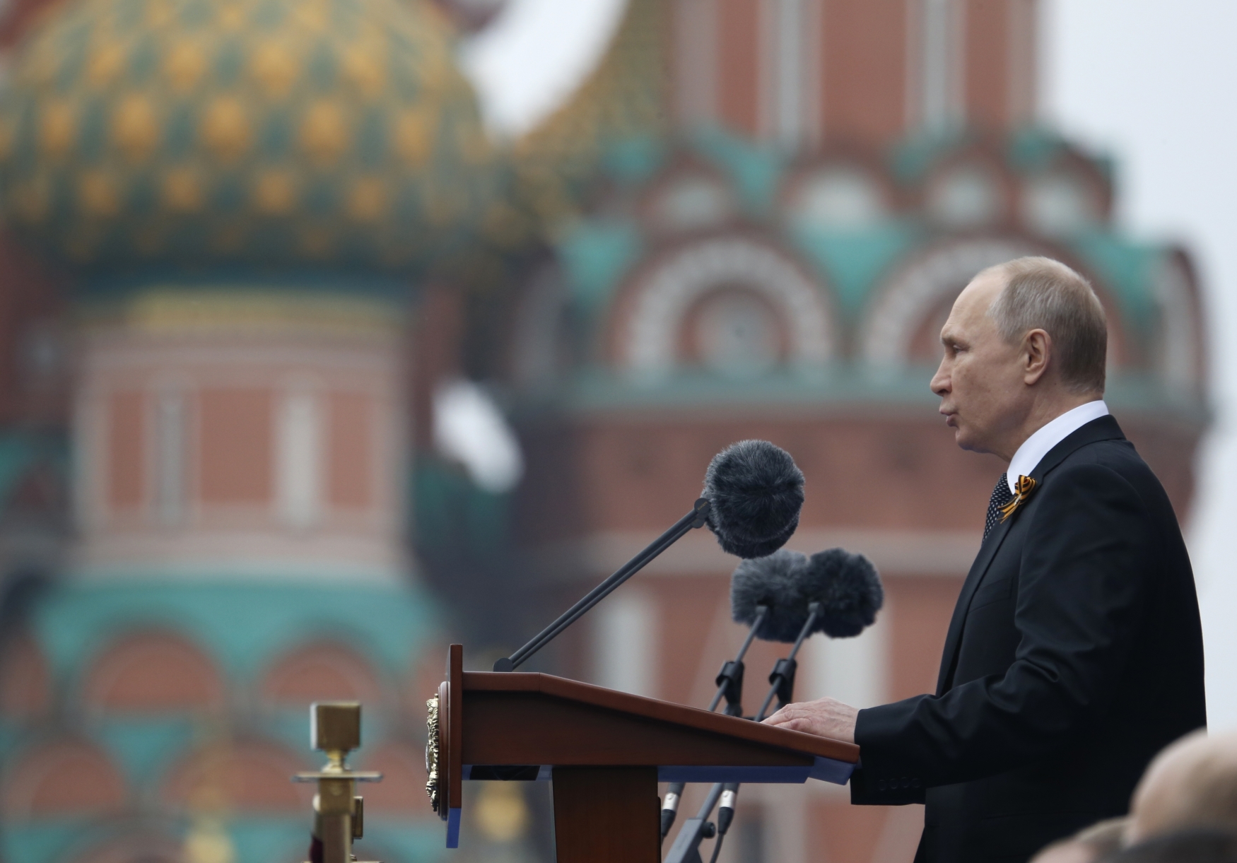 Vladimir Putin na Rudém náměstí v Moskvě