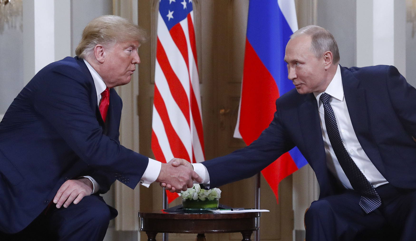 Donald Trump a Vladimir Putin během setkání v Helsinkách