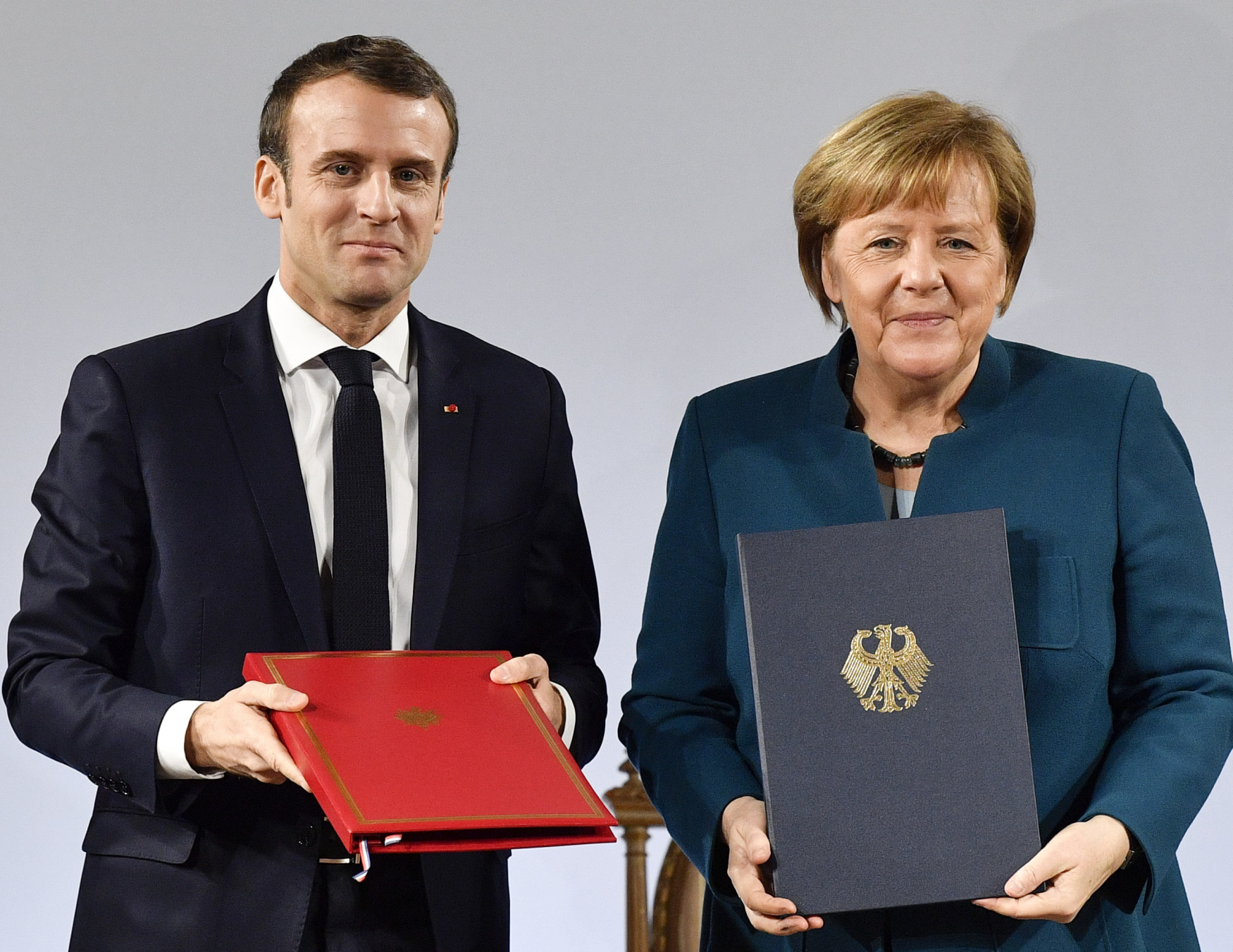  Smlouvu o spolupráci podepsali Angela Merkelová a Emmanuel Macron v Cáchách 