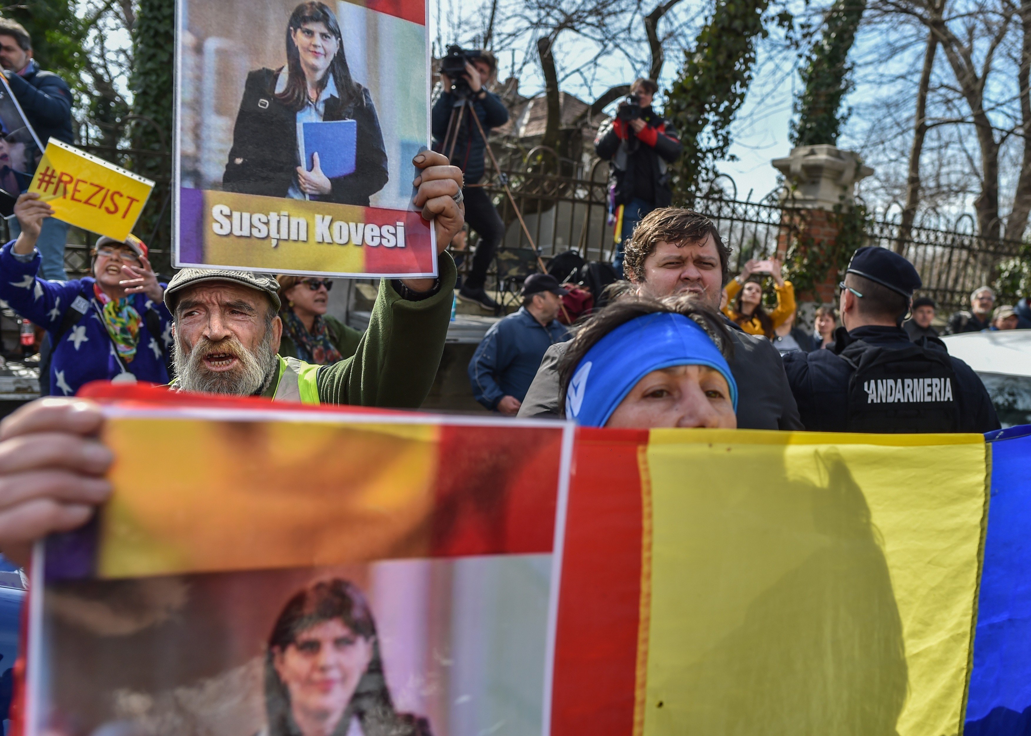 Demonstrace na podporu bývalé rumunské státní zástupkyně Laury Kövesiové