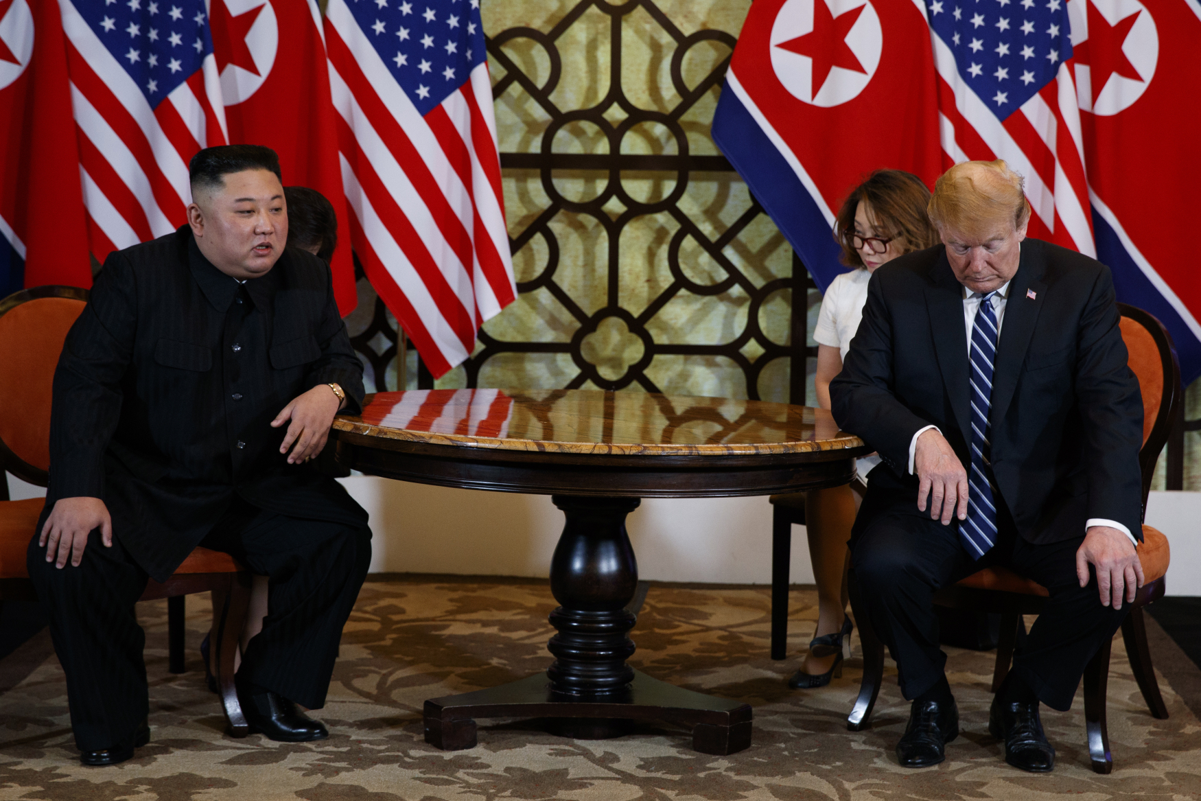 Setkání severokorejského vůdce Kim Čong-una a amerického prezidenta Donalda Trumpa bylo náhle ukončeno