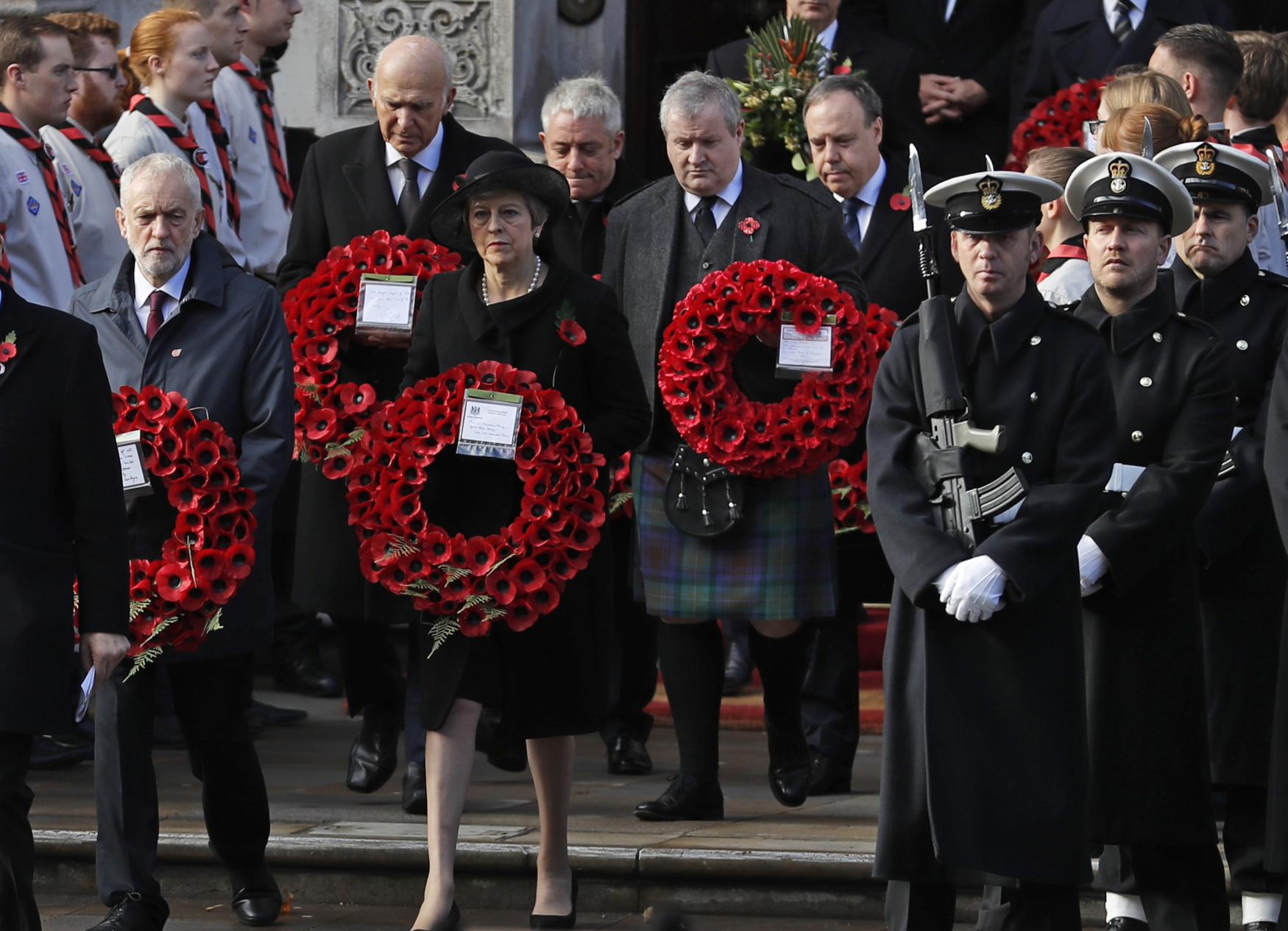 Theresa Mayová během vzpomínkové ceremonie v Londýně ke stému výročí konce první světové války