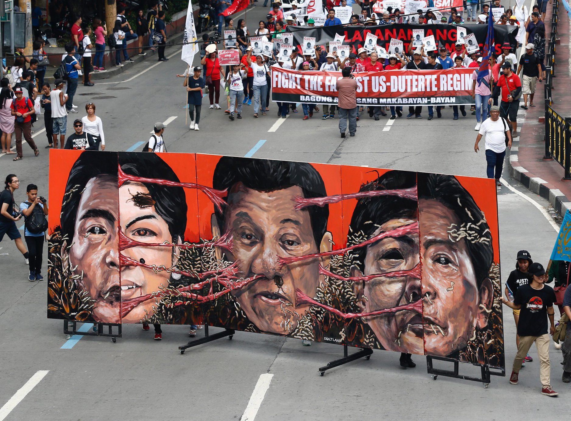 Demonstrace na Filipínách, které si připomněly 46. výročí vyhlášení stanného práva