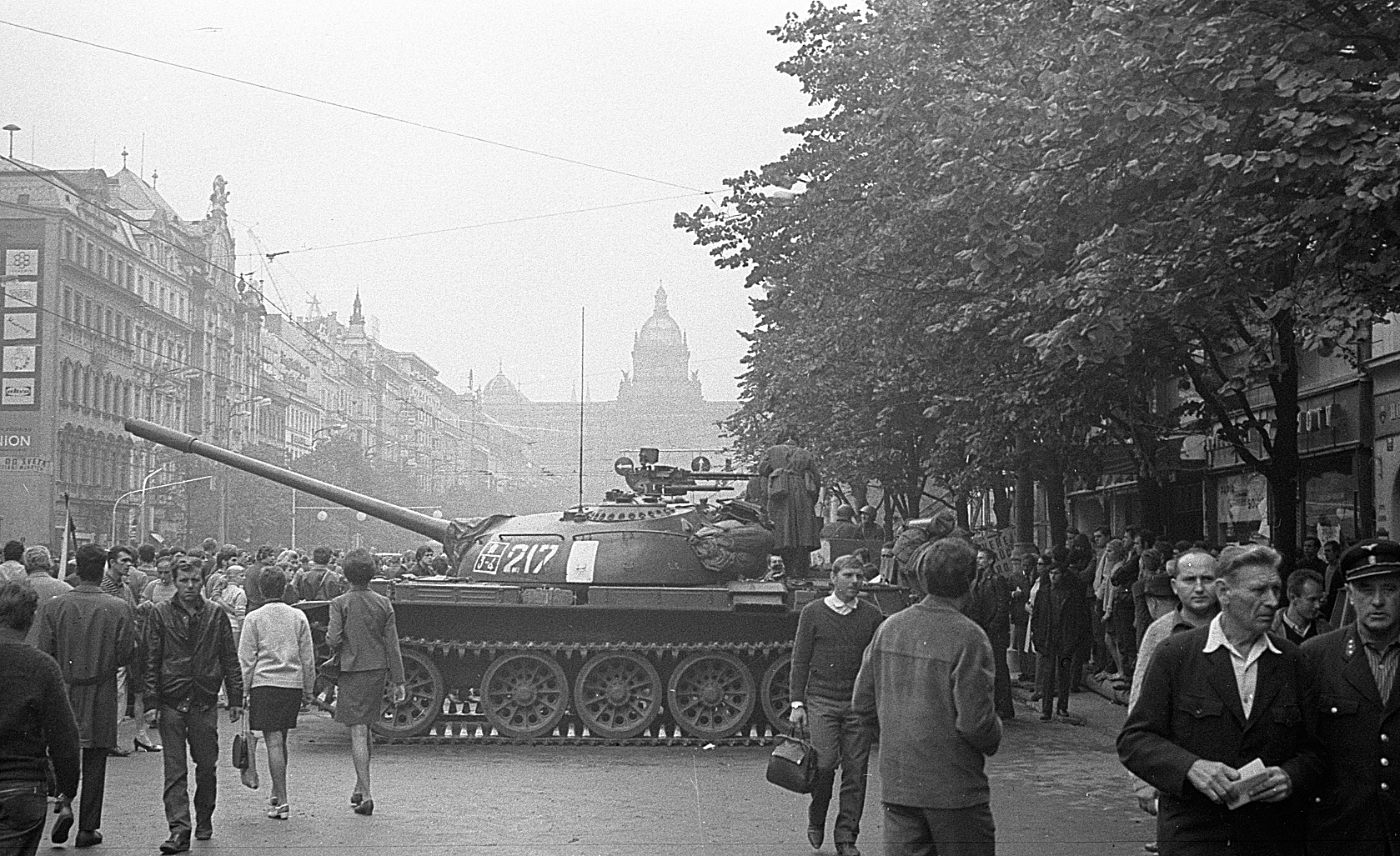 Okupace Prahy sovětskými vojsky v roce 1968
