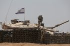 Izraelští vojáci u jižní hranice Pásma Gazy