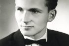 Osmnáctiletý František Lízna, maturitní foto, Jevíčko