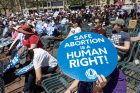 Zastánci práva na potrat demonstrují v centru Orlanda na Floridě