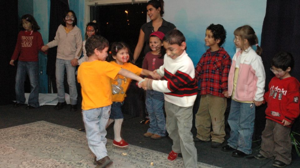 Děti při projektu Naše romské dítě