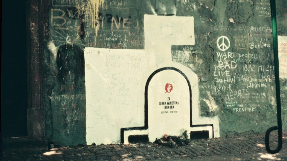 Lennonova zeď v roce 1983
