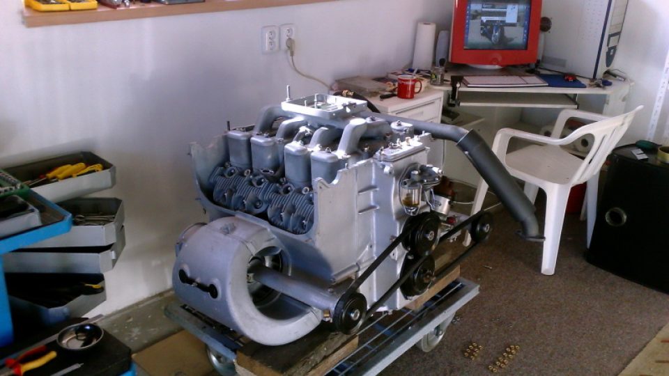 Únor 2008 - renovovaný motor je připravený