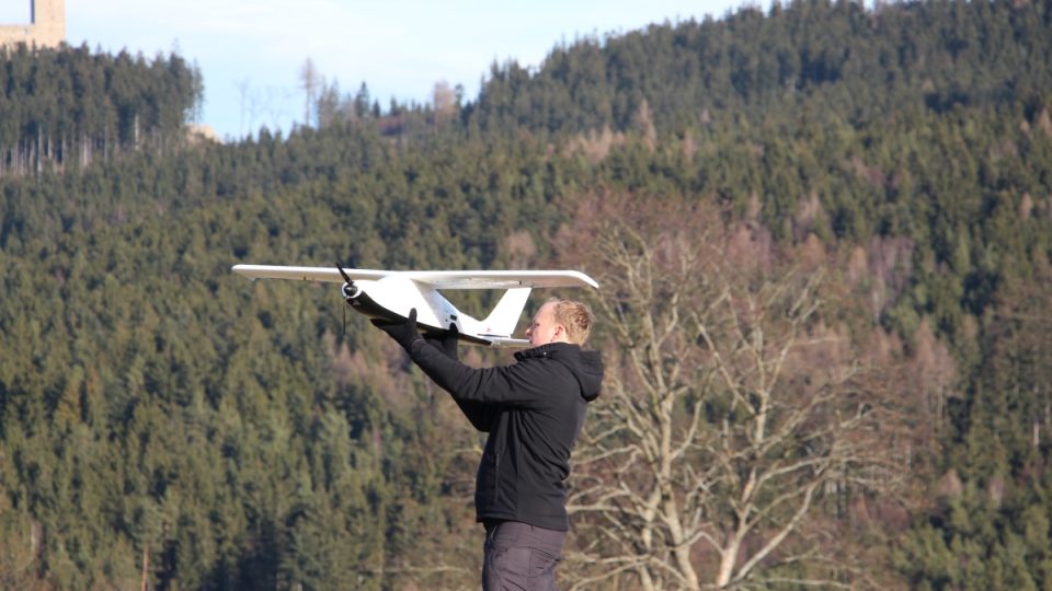 Jakub Karas s mapovacím letadlem