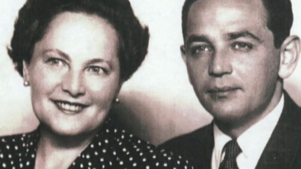 Richard Glazar s maminkou po válce