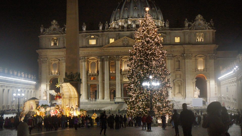 Noční Vatikán