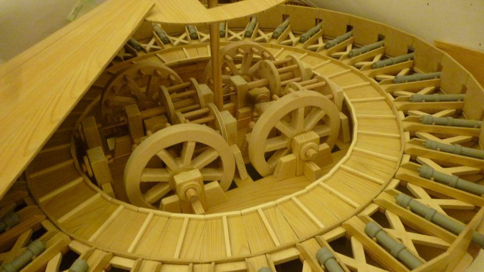 Rozestavěný model Da Vinciho tanku