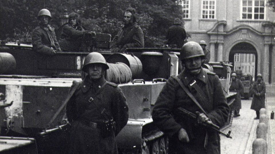 Vojáci na Pražském hradě