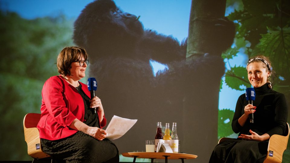 Moderátorka Martina Mašková a primatoložka Barbora Pafčo