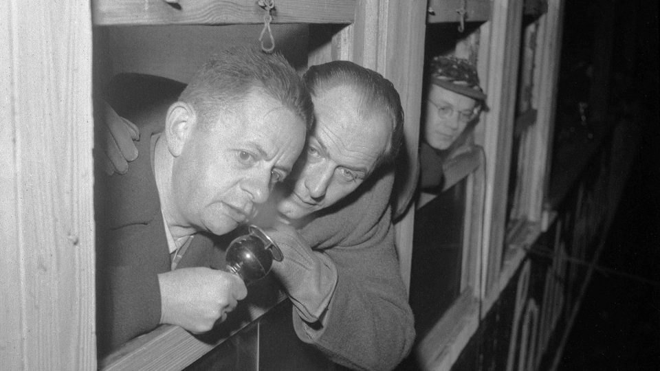 MS v hokeji v Praze, 20. února 1947. Na snímku Josef Laufer a Otakar Procházka