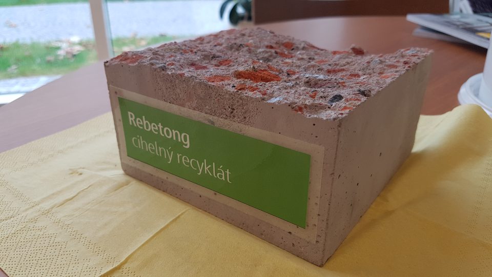Beton vyrobený s využitím cihelného recyklátu