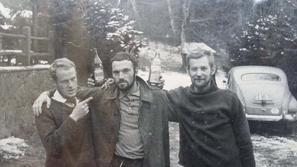 Milan Ráček (uprostřed) na stáží v Neustrelitz v NDR v roce 1967