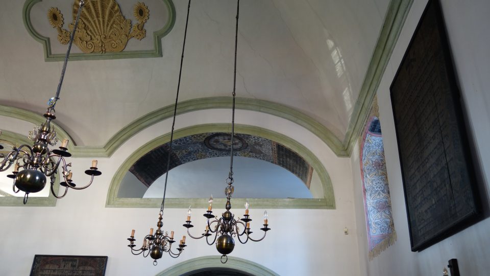 Stará synagoga v Holešově - pohled k ženskému ochozu