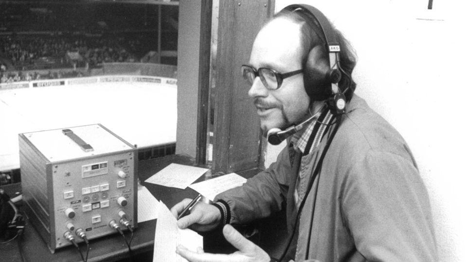 Mistrovství světa v hokeji v Praze, na snímku reportér Aleš Procházka, 18. dubna 1985