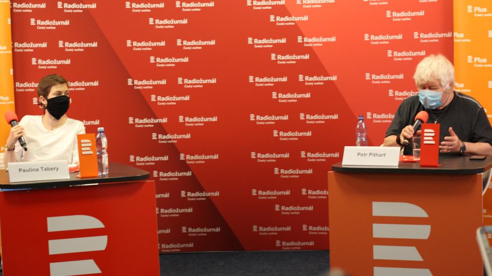 Socioložka Paulína Tabery a bývalý předseda Senátu Petr Pithart (KDU-ČSL) během debaty na téma Senát