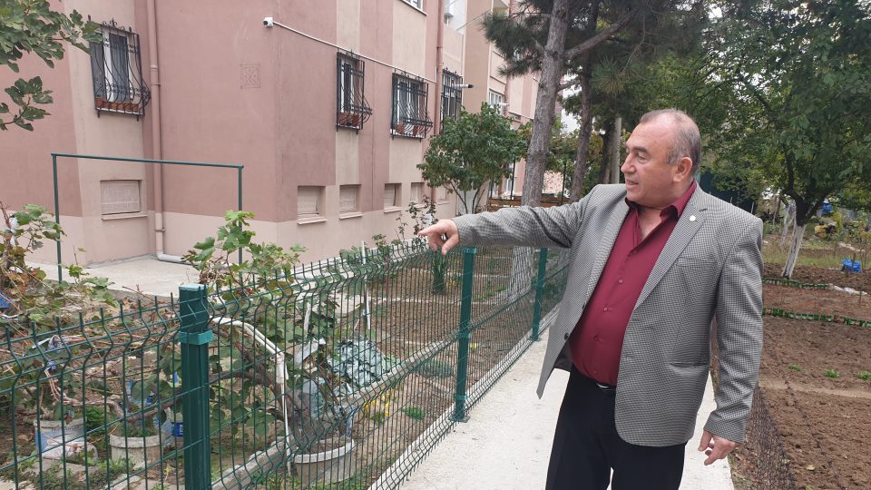 Ahmet Özgür, starosta čtvrti Havuzlar tureckého města Çorlu, postavené v 90. letech pro imigranty z Bulharska