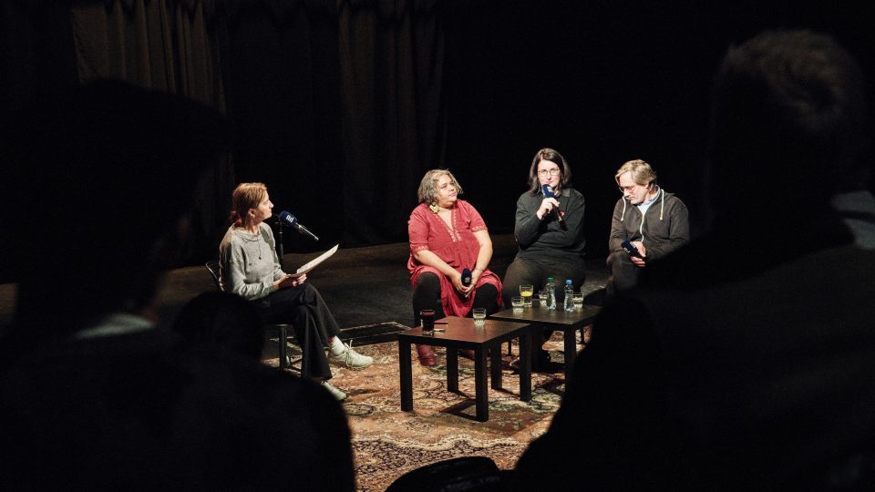 Moderátorka Renata Kalenská se svými hosty | foto: Tomáš Vodňanský, Český rozhlas Moderátorka Renata Kalenská se svými hosty