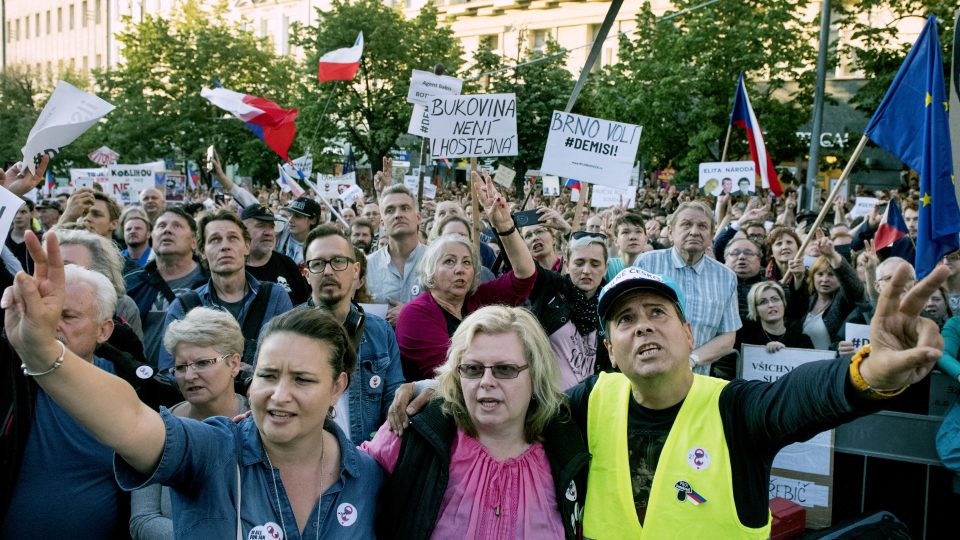 Demonstrace proti nové ministryni spravedlnosti Marii Benešové  a proti premiérovi Andreji Babišovi, Václavské náměstí 21.5.2019