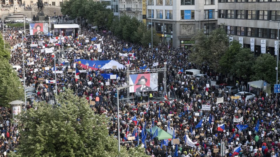 Demonstrace proti nové ministryni spravedlnosti Marii Benešové  a proti premiérovi Andreji Babišovi, Václavské náměstí 21.5.2019
