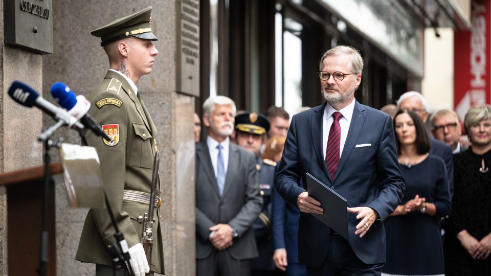 Pietní akt před Českým rozhlasem k výročí událostí srpna 1968