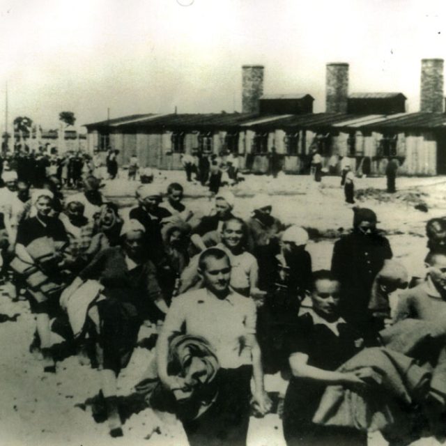 unikátní fotografie z Osvětimi | foto:  redakce Post Bellum