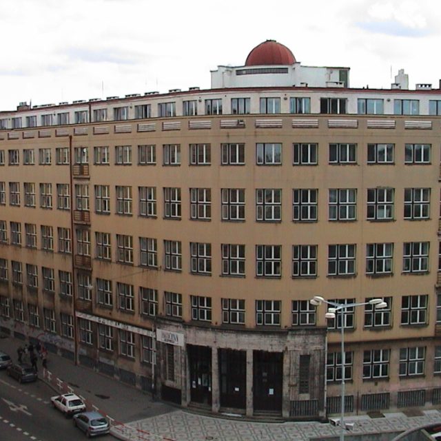 Budova Arcibiskupského gymnázia v Praze | foto:  Arcibiskupské gymnázium v Praze