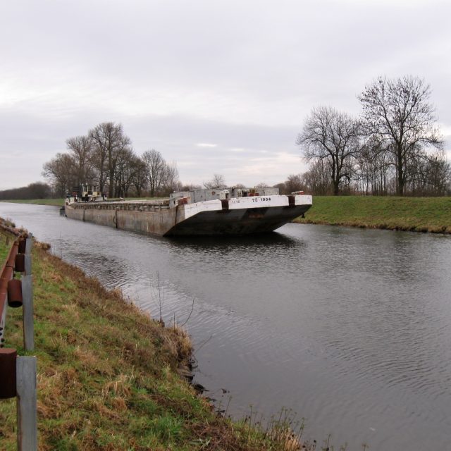 „Je zcela zbytečný,  nesmírně ničivý,  drahý a megalomanský. Vůbec se nehodí do naší krajiny. Projekt odmítáme s Labem i bez něj, “ říká mluvčí Hnutí Duha Jan Piňos  (ilustrační foto) | foto: Radek Duchoň,  Český rozhlas „Je zcela zbytečný,  nesmírně ničivý,  drahý a megalomanský. Vůbec se nehodí do naší krajiny. Projekt odmítáme s Labem i bez něj, “ říká mluvčí Hnutí Duha Jan Piňos  (ilustrační foto) | foto: Radek Duchoň,  Český rozhlas