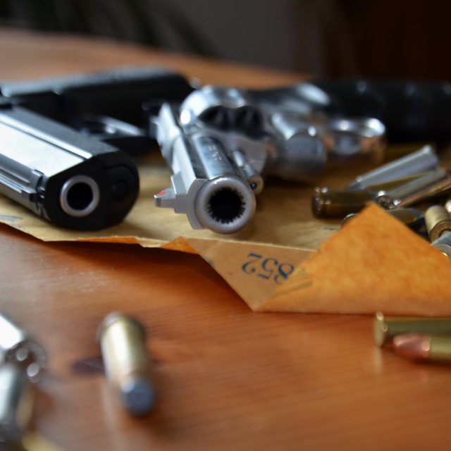 Při žádosti o vydání zbrojního průkazu se posuzuje i bezúhonnost. | foto: Lenka Krejcarová,  Český rozhlas