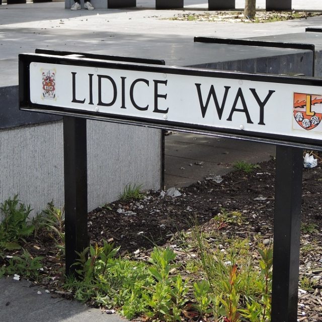 V anglickém Stoke vzniklo hned v roce 1942 známé hnutí Lidice musí žít | foto: Jiří Hošek