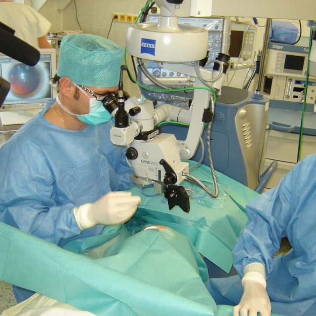 Operace oka,  ilustrační foto | foto: Milan Kopecký