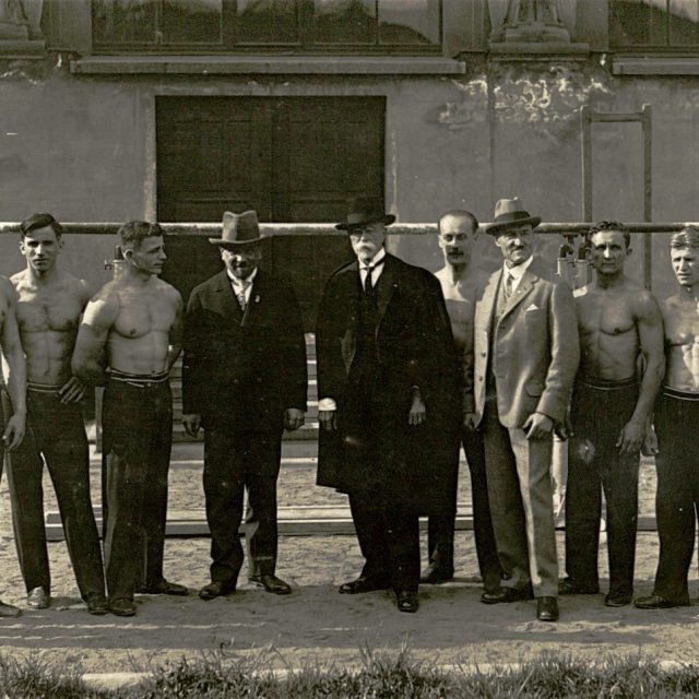 Prezident T. G. Masaryk se Sokoly v Tyršově domě | foto: Archivní a programové fondy Českého rozhlasu